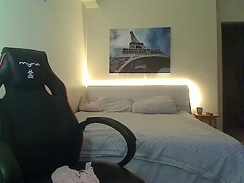 amydamarw online show from December 3, 6:19 am