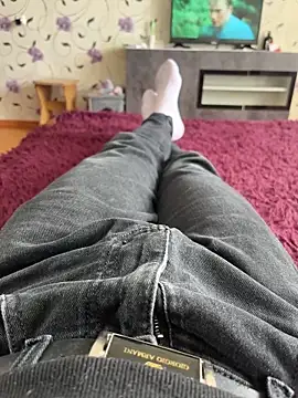 red red00 online show from February 23, 10:39 am