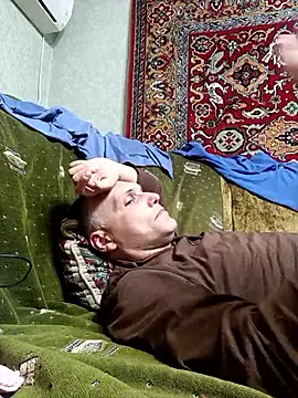 Pineapple04 online show from October 6, 4:55 pm