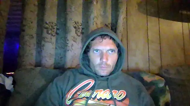 Snapshot of luke_thighwalker2469 chatting on December 17, 6:35 am luke thighwalker2469 online show from December 17, 6:35 am