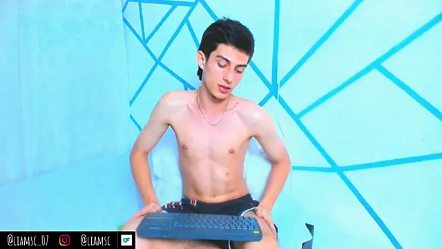 liam scott77 online show from October 24, 10:55 pm