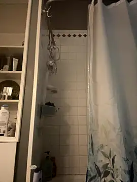 JdLove1 online show from December 4, 8:45 am