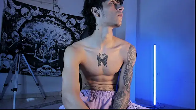 Snakebutterfly online show from December 1, 7:11 am