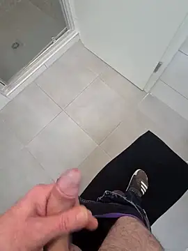 kisbiro77777 online show from April 12, 4:30 pm