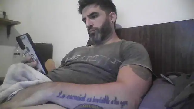 ozzypsico13 online show from February 1, 9:13 pm