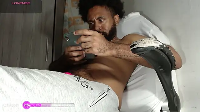 KaelMoreau online show from February 14, 11:43 pm