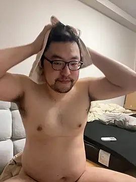 yuuki198912 online show from October 30, 9:00 am