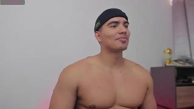 JamesGraay online show from December 5, 6:48 pm