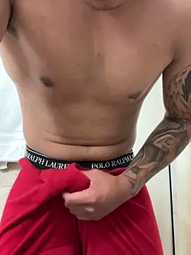 ilov3bigbootylatinas online show from March 21, 6:28 am