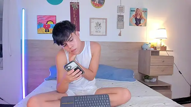 justinbiler online show from October 12, 1:16 pm