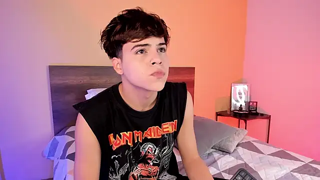 justinbiler online show from February 14, 12:36 pm