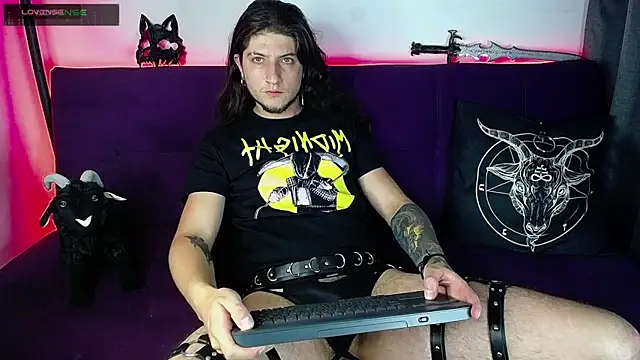 Snapshot of blckwolf_6 chatting on March 6, 10:36 pm blckwolf 6 online show from March 6, 10:36 pm