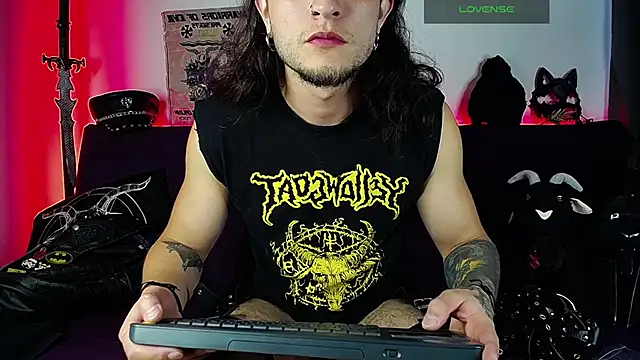 Snapshot of blckwolf_6 chatting on September 8, 8:08 pm blckwolf 6 online show from September 8, 8:08 pm