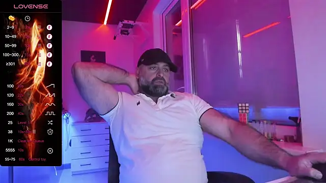 MAGABEAR077 online show from May 3, 3:20 am