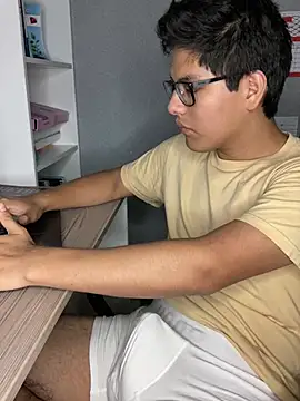 YouMikolins online show from March 1, 5:27 pm