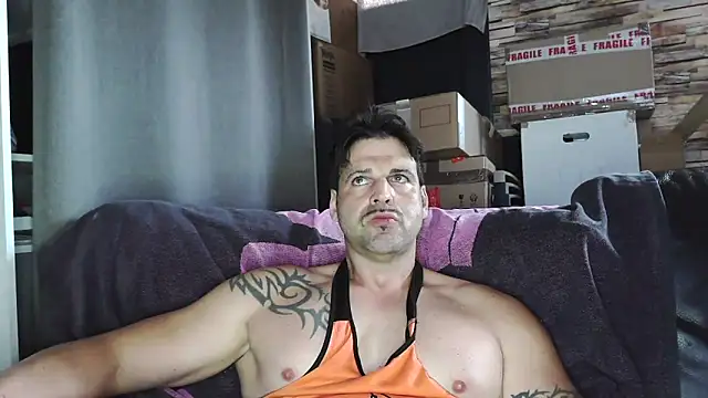 XxBigboybandxX online show from April 16, 1:00 pm