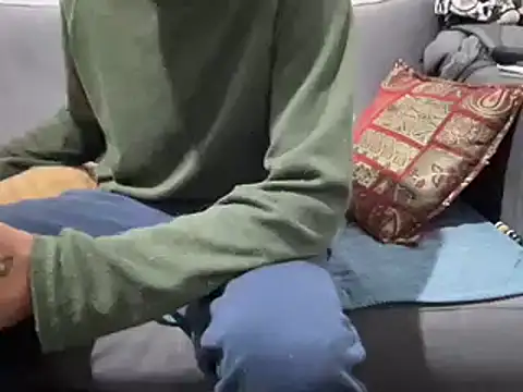 4small4inchlol online show from December 9, 4:18 pm