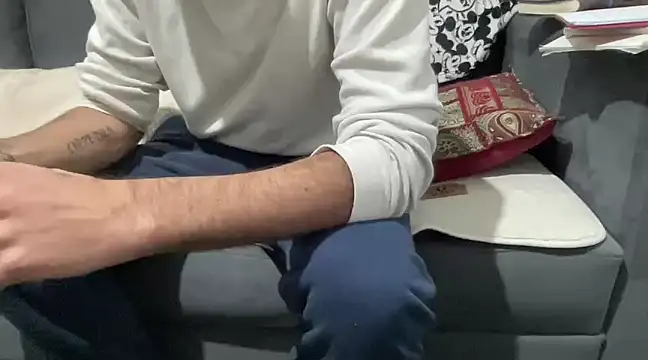 4small4inchlol online show from January 20, 4:55 pm