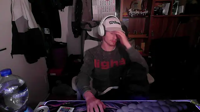 leon29leo online show from October 21, 5:05 pm