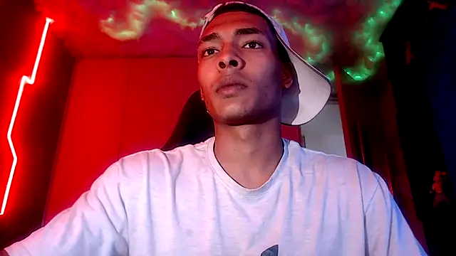 Jhonyblack 1 online show from December 3, 7:09 pm