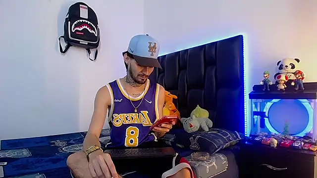 Brutal Sex Fucking online show from July 3, 10:23 pm