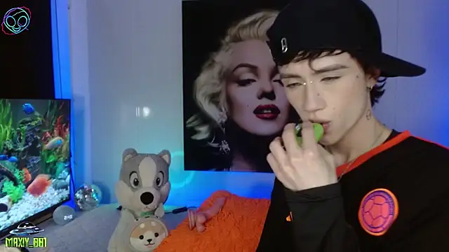 maxiy 001 online show from March 21, 7:44 am