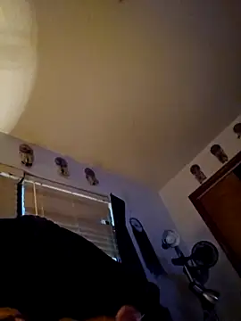 coolbrease10 online show from February 13, 10:34 am