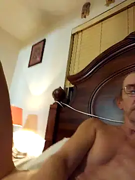 coolbrease10 online show from February 7, 3:13 am