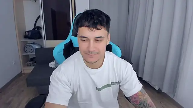 MatMalonne online show from December 14, 3:47 pm