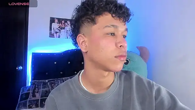 MateoAngel- online show from March 14, 9:32 pm