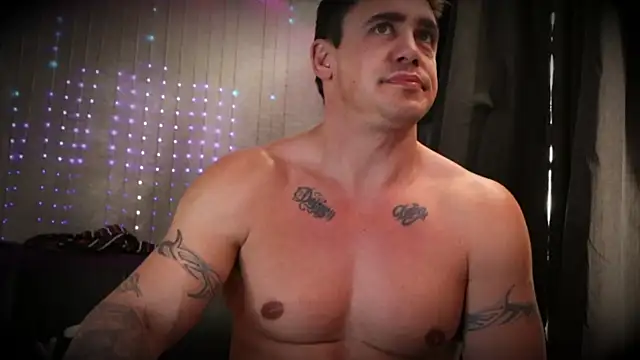 DamienSliick online show from April 13, 1:39 am