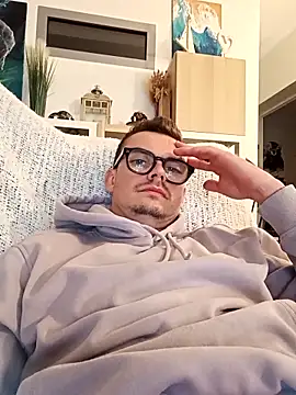 GLouglou19 online show from October 2, 9:30 pm