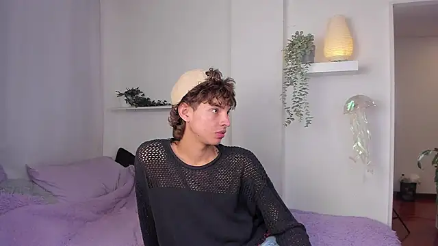 santy-kitty online show from January 15, 1:42 am