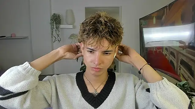 santy-kitty online show from November 7, 1:42 am