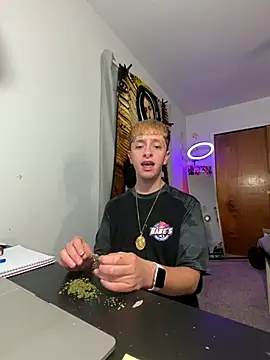 twentywithafelonyy online show from December 16, 2:57 am