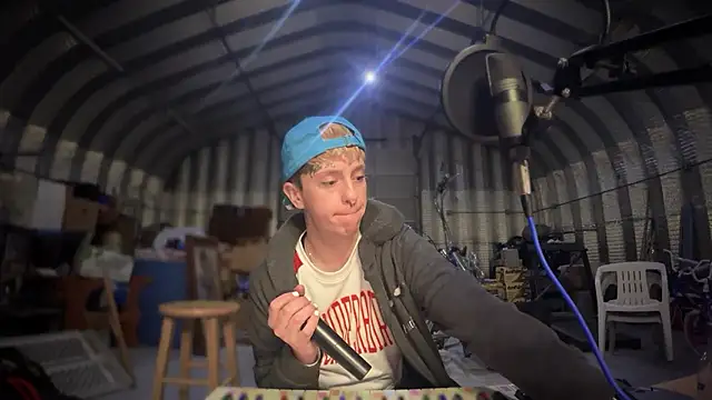 twentywithafelonyy online show from March 14, 8:53 am