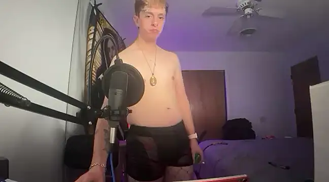 twentywithafelonyy online show from December 14, 9:29 am