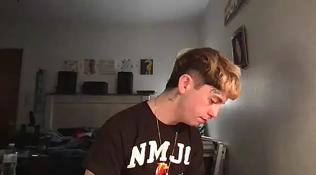 twentywithafelonyy online show from March 4, 4:06 am