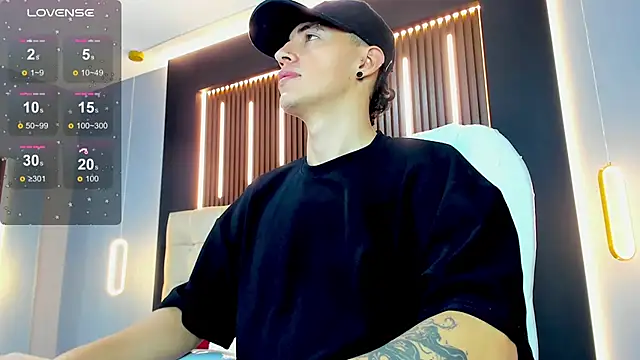 Lobo 17  online show from March 6, 3:36 am