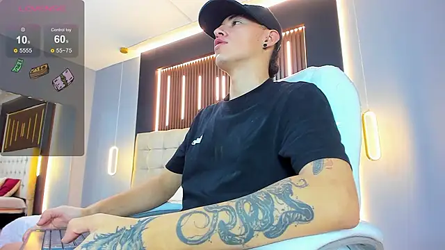 Lobo 17  online show from March 15, 3:58 am