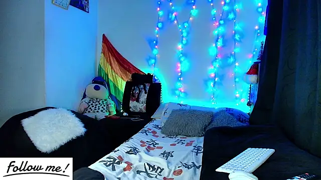 Snapshot of twink_sebas_ chatting on January 3, 12:54 am twink sebas online show from January 3, 12:54 am