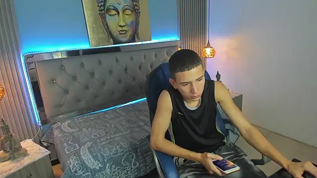 JackSwan18 online show from December 3, 9:10 pm