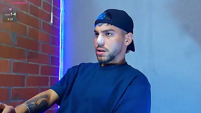 Leandro valenzuela online show from November 21, 8:30 pm