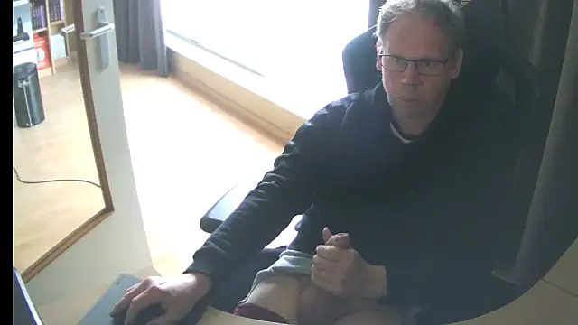 kinkyslet8 online show from April 2, 1:52 pm