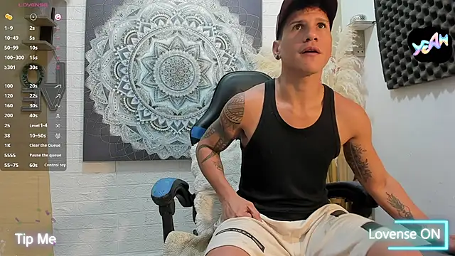 nakedfoam1 online show from February 18, 4:10 am