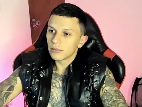 goodboy69l online show from April 15, 11:48 pm