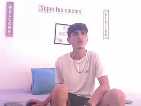 harrytomson 1 online show from January 6, 7:45 pm