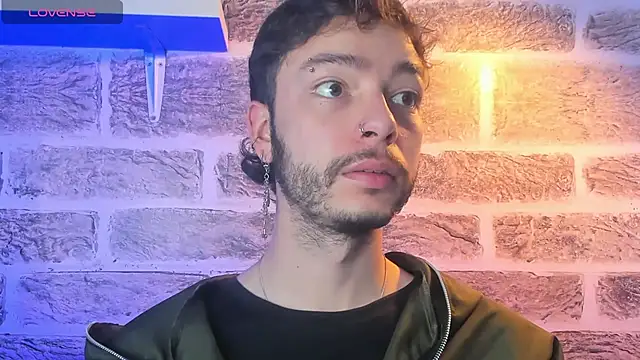 Snapshot of noah_ricci chatting on October 14, 12:34 pm noah ricci online show from October 14, 12:34 pm