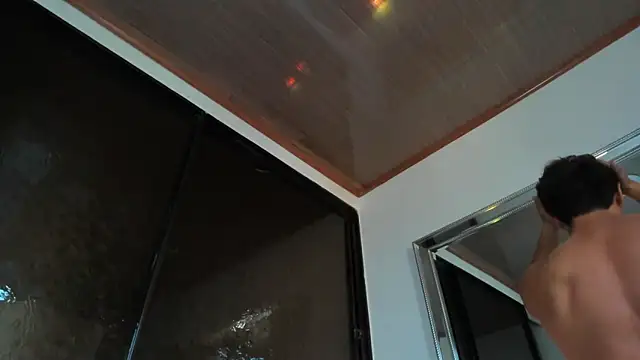 julian wallace online show from March 4, 9:55 pm