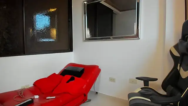 julian wallace online show from February 22, 9:49 pm